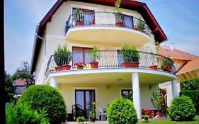 Erika Apartmanhazak